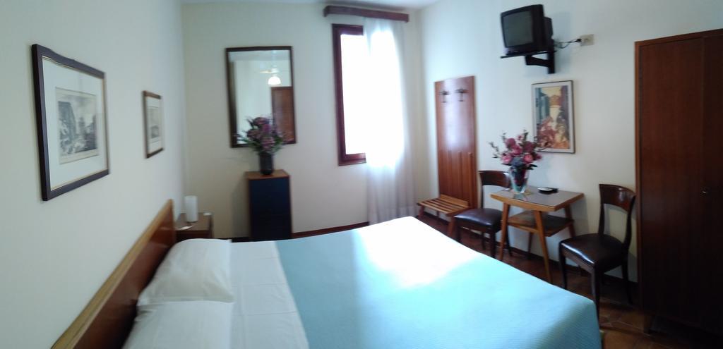 Albergo Al Gobbo Venedig Zimmer foto